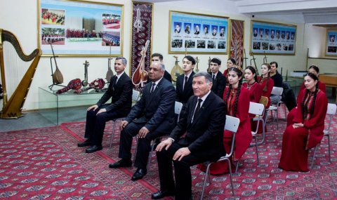 https://www.vestiabad.ru/news/8992/knigi-o-muzykalnom-iskusstve-predstavili-v-ashhabade