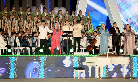 https://www.vestiabad.ru/news/7570/geroiarkadag-turkmenistana-stal-pochetnym-gostem-venskogo-bala
