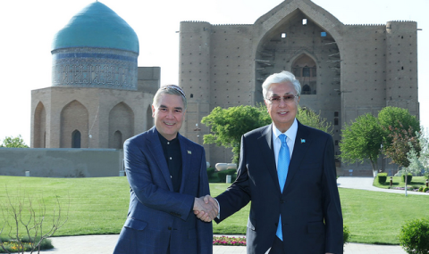https://www.vestiabad.ru/news/11156/predsedatel-halk-maslahaty-turkmenistana-sovershil-vizit-v-mavzolei-hodzhi-ahmeta-yasavi