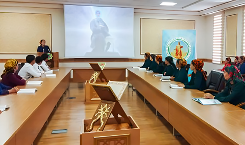 https://www.vestiabad.ru/news/6440/v-maryiskom-velayate-turkmenistana-proshlo-meropriyatie-posvyashchennoe-mahtumkuli-fragi
