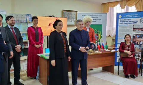https://www.vestiabad.ru/news/4433/v-kazani-proshel-kruglyi-stol-priurochennyi-k-300letiyu-turkmenskogo-poeta