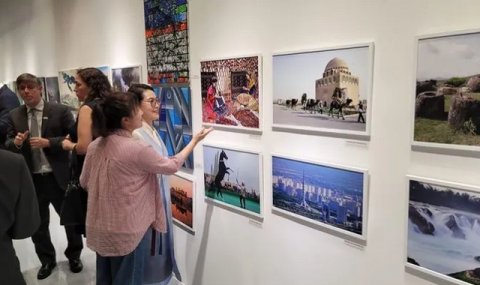 https://www.vestiabad.ru/news/6734/vystavka-v-seule-znakomit-s-kulturoi-i-iskusstvom-turkmenistana