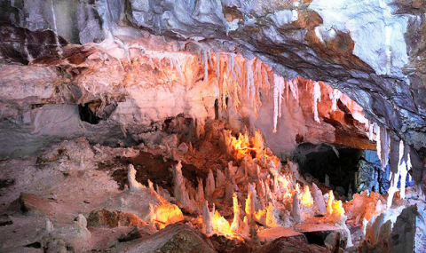 https://www.vestiabad.ru/news/5589/karlyukskie-peshchery-yavlyayutsya-odnoi-iz-prirodnyh-dostoprimechatelnostei-turkmenistana