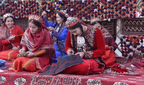 https://www.vestiabad.ru/news/8066/iskusstvo-vyshivaniya--kulturnoe-nasledie-turkmenskogo-naroda