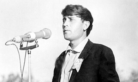 https://www.vestiabad.ru/news/10097/poeziya-v-kraskah-vystavka-k-85letiyu-gurbannazara-ezizova
