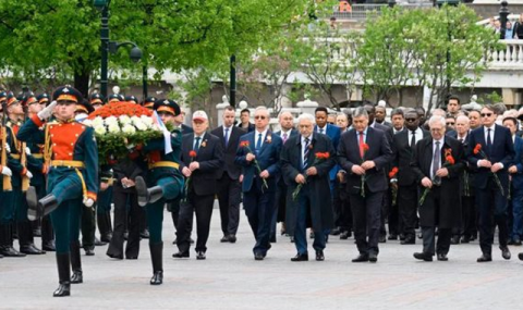 https://www.vestiabad.ru/news/11255/posolstvo-turkmenistana-v-rf-pochtilo-pamyat-geroev-na-ceremonii-v-moskve
