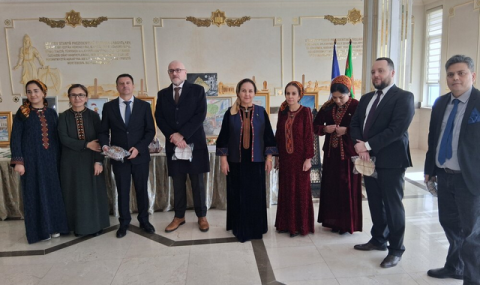 https://www.vestiabad.ru/news/10323/shkolniki-turkmenistana-prodemonstrirovali-znanie-francuzskogo-yazyka