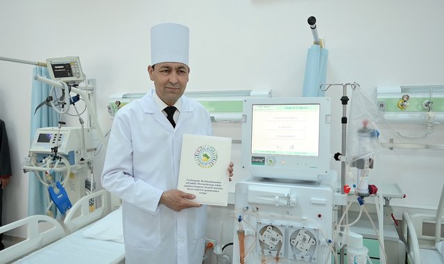 Научно-клинический центр в Ашхабаде получил медоборудование для гемодиализа