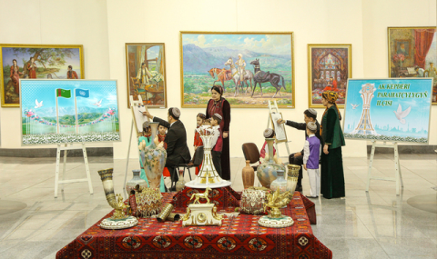 https://www.vestiabad.ru/news/10025/v-ashhabade-otkrylas-vystavka-ak-kepderi--parahatchylygyn-ilchisi
