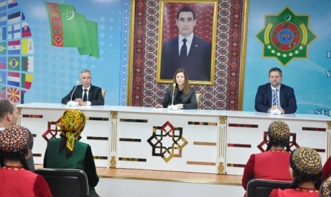 https://www.vestiabad.ru/news/10377/nemeckie-professora-vystupili-s-lekciei-v-ashhabade