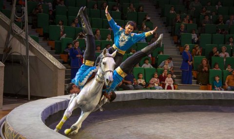 https://www.vestiabad.ru/news/7366/v-turkmenistane-proshlo-cirkovoe-shou-ko-dnyu-nezavisimosti