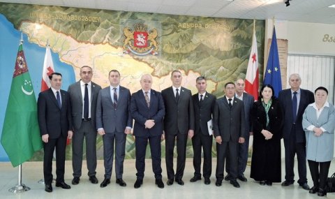 https://www.vestiabad.ru/news/11217/posolstvo-turkmenistana-v-gruzii-provelo-kruglyi-stol-k-yubileyu-neitraliteta