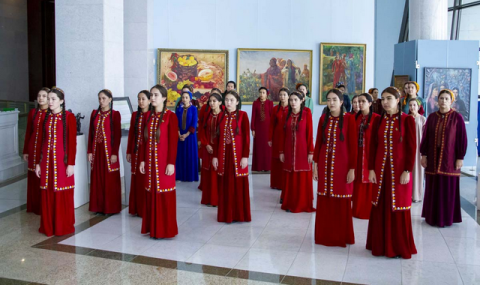 https://www.vestiabad.ru/news/8096/v-turkmenistane-otkrylas-vystavka-hudozhnikov-po-sluchayu-dnya-urozhaya