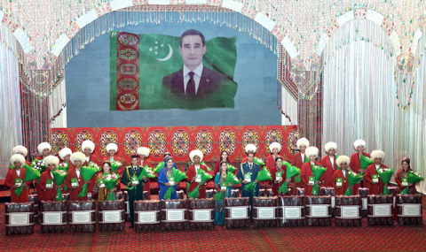 https://www.vestiabad.ru/news/6739/v-ashhabade-sostoyalos-nagrazhdenie-pobeditelei-konkursa-chalsana-bagshy