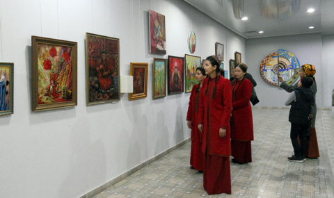 https://www.vestiabad.ru/news/10211/luchshie-hudozhnicy-turkmenistana-poluchili-nagrady