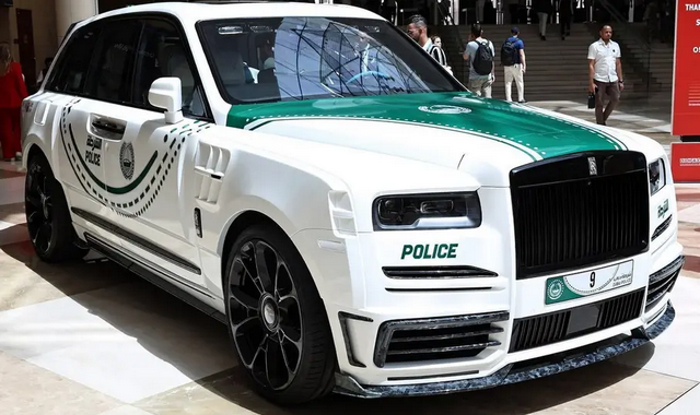 Rolls-Royce Cullinan от Mansory пополнил автопарк полиции Дубая