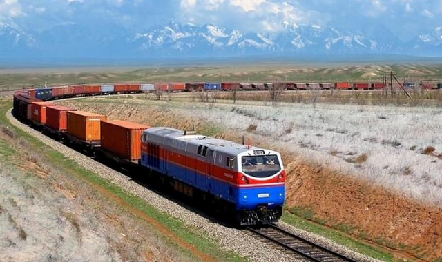 Из Китайского Чэнду отправили первый поезд с подержанными авто в ЦА