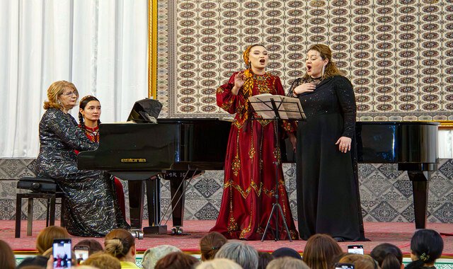 В Туркменистане состоялся торжественный концерт в честь 185-летия со дня рождения П.И. Чайковского