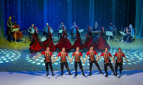 https://www.vestiabad.ru/news/7920/vo-dvorce-mukamov-startovali-dni-kultury-armenii-v-turkmenistane