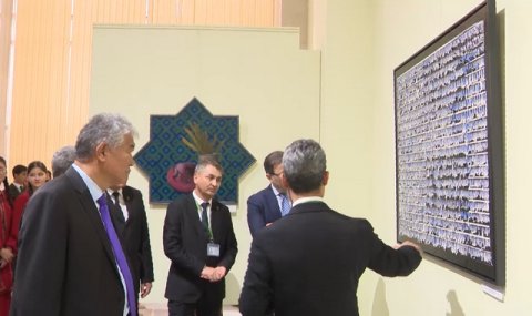 https://www.vestiabad.ru/news/7789/vystavka-v-ashhabade-obedinila-hudozhnikov-iz-stran-tyurksoi