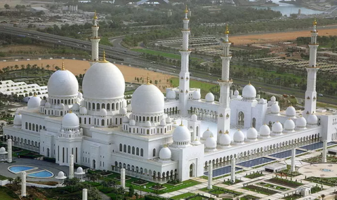 https://www.vestiabad.ru/news/10334/bolshaya-mechet-sheiha-zaeda-v-abudabi-pobila-rekord-poseshchaemosti-v-2024-godu