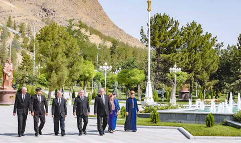 https://www.vestiabad.ru/news/6027/v-ashhabade-sostoyalas-tvorcheskaya-vstrecha-posvyashchennaya-mahtumkuli