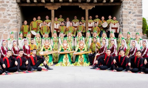 https://www.vestiabad.ru/news/7855/ashhabad-vstrechaet-armyanskuyu-kulturu-cherez-iskusstvo-i-kino